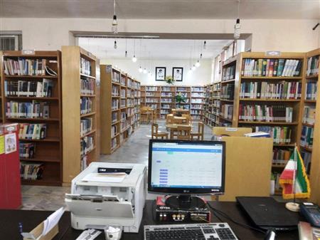 نمایی کلی از داخل مخزن و میز امانت