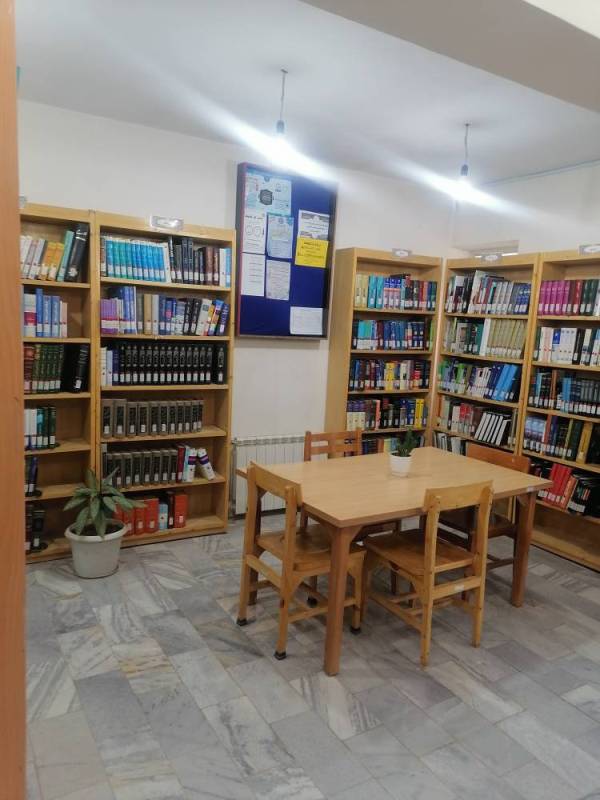 میز مخصوص مراجعین منابع مرجع