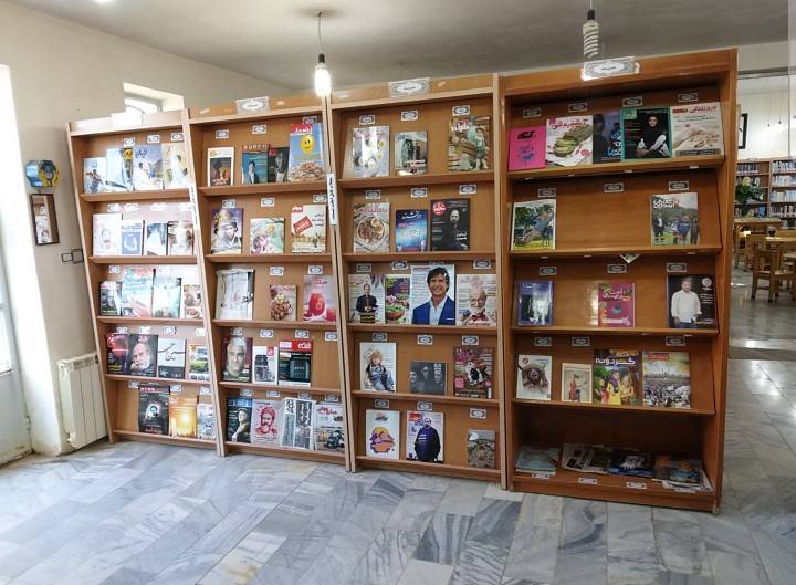 قفسه های مجلات کتابخانه